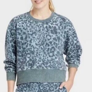 NWOT Joy Lab Size Small Blue Leopard Crewneck Pullover Sweatshirt Retail $32